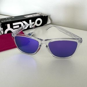 NWOT OAKLEY Frogskins SUNGLASSES Prizm Violet UNISEX OO9013-H755